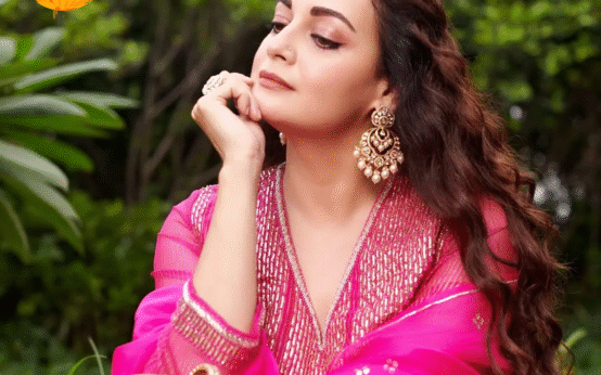 The actress stunned with her natural charm and elegance, looking like a modern-day begum in a rani-pink suit set.