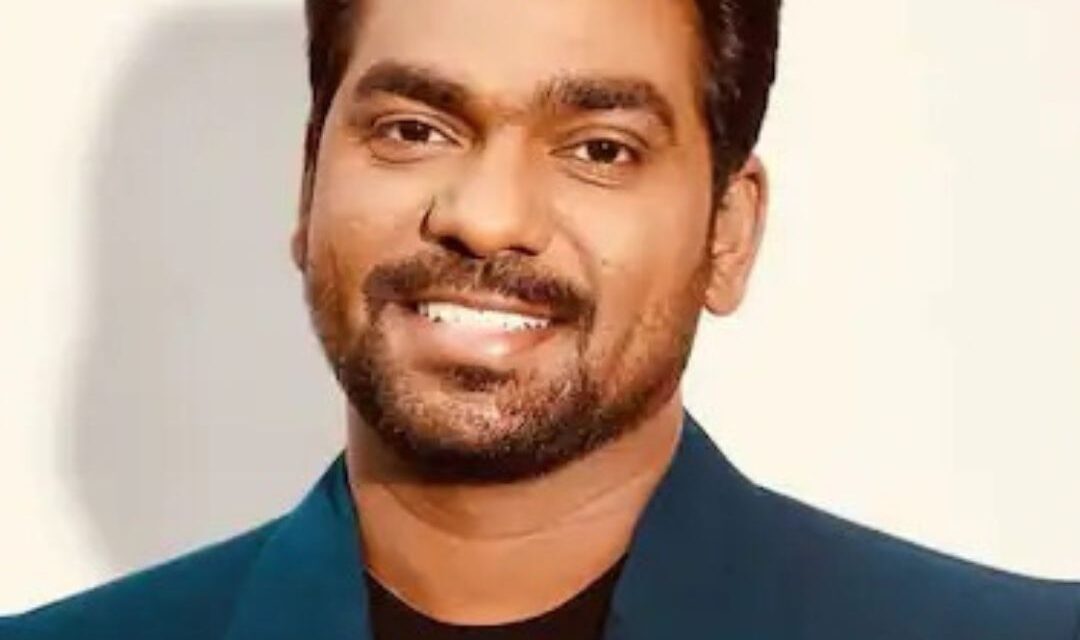 Wearing a Manish Malhotra creation, comedian Zakir Khan looks dapper