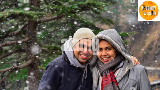 Trending: A couple from UP dances in Shimla’s snowfall