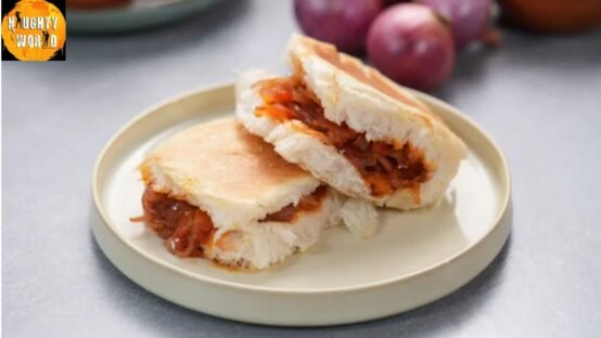 Pyaz Tamatar Buns A quick desi snack.